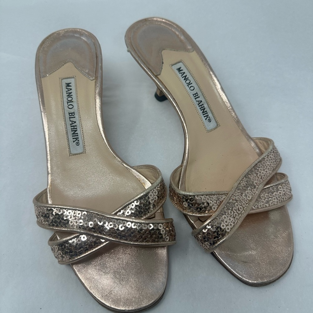 Manolo Blahnik Rose Gold Sequin Heels Size 6.5